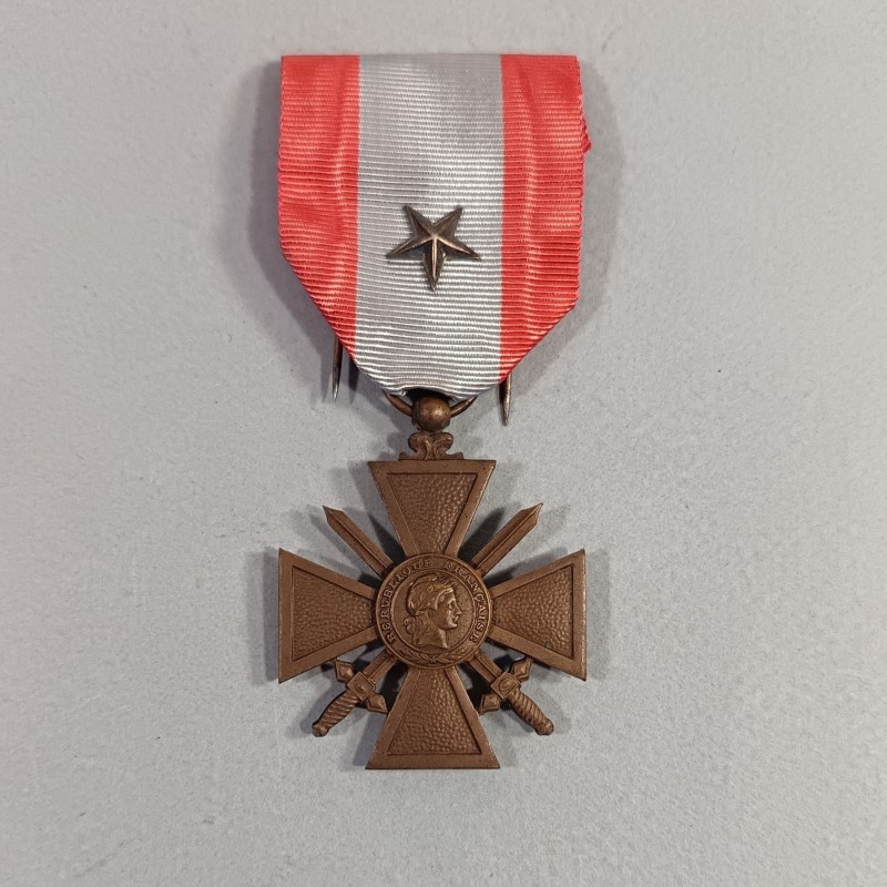 CROIX DES TOE THEATRES DES OPERATIONS EXTERIEURS AVEC UNE ETOILE POUR UNE CITATION